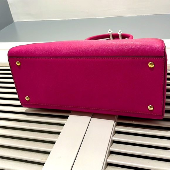 Michael Kors Fuscia / Satchel w/ Twillie, Crossbody Strap & Dustbag. - Picture 5 of 12